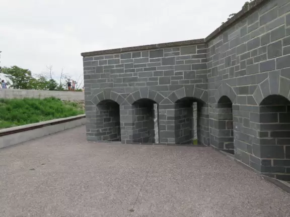 Delightful stone ramparts with cannons, views of the river, breeze, maple leaves galore! Peaceful!