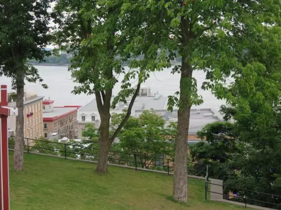 Delightful stone ramparts with cannons, views of the river, breeze, maple leaves galore! Peaceful!