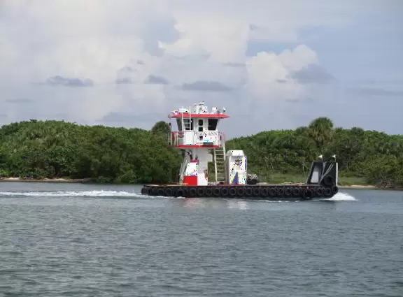 Incredible spot jutting into the aquamarine intracoastal- breezy and blissful, with live music!