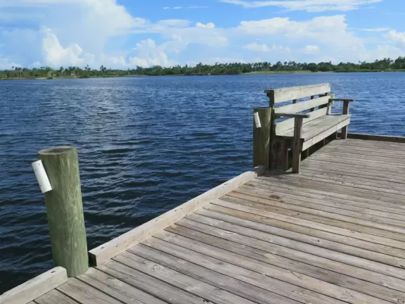 A sweet little park in a nice neighborhood on the intracoastal.