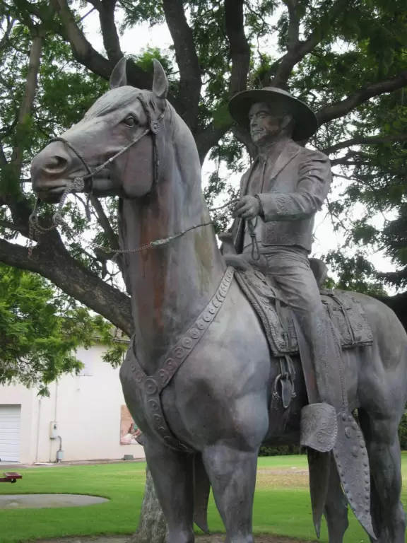 Statue of Adolfo Camarillo on his horse, in Dizdar Park.
