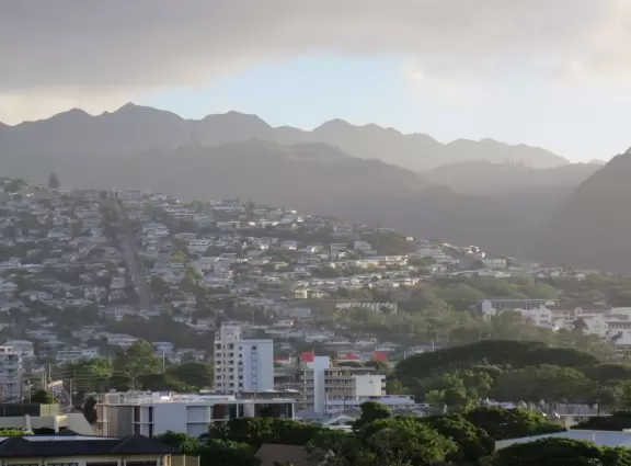 Beautiful mountains views. You can walk for miles along the Ala Wai canal!