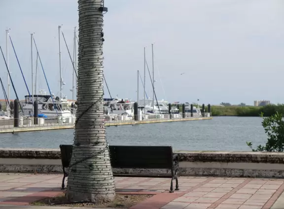 Sleepy, modest town. Good place to start a drive down Indian River Rd, or to enjoy a coffee at Old Florida Coffee Co, the most attractive spot in town.
