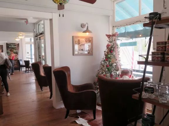 Sleepy, modest town. Good place to start a drive down Indian River Rd, or to enjoy a coffee at Old Florida Coffee Co, the most attractive spot in town.