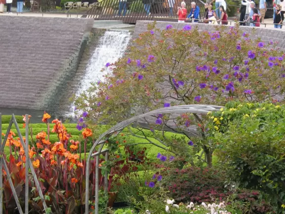 A massive architectural achievement with great views of LA, beautiful gardens, and a cool free monorail that takes you up!