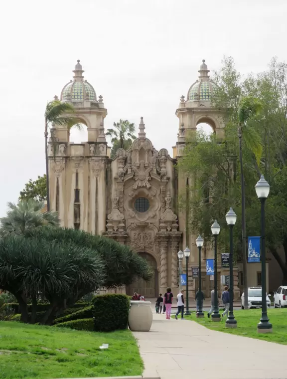 Stroll past beautiful architecture, ponds, fountains, flowers, and trees. Visit many different museums! And best of all, walk through sumptuous gardens.