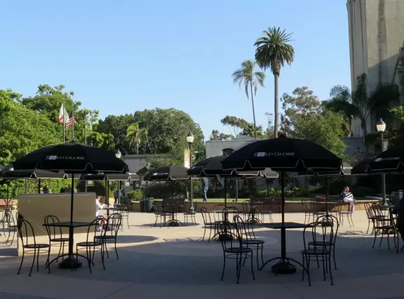 A popular walk past beautiful architecture. 1.2 km each way.