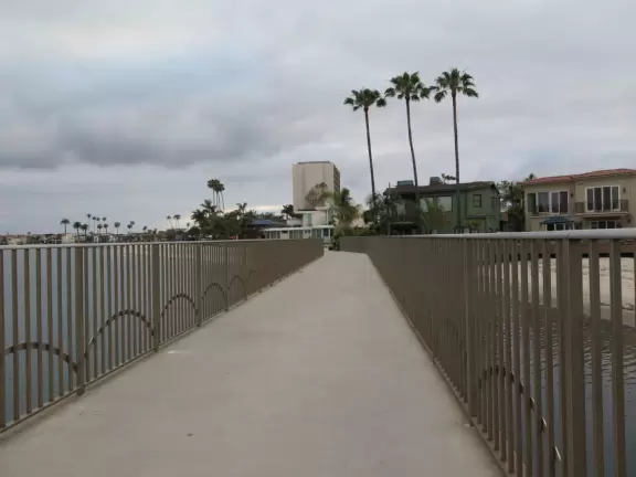 Beach area where partying college students live and SeaWorld visitors stay, with bland 1950s architecture, bad traffic, and dirty beach, but some wonderful finds such as Moray's at Sail Bay.