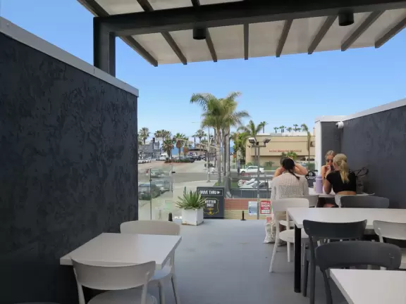 Beach area where partying college students live and SeaWorld visitors stay, with bland 1950s architecture, bad traffic, and dirty beach, but some wonderful finds such as Moray's at Sail Bay.