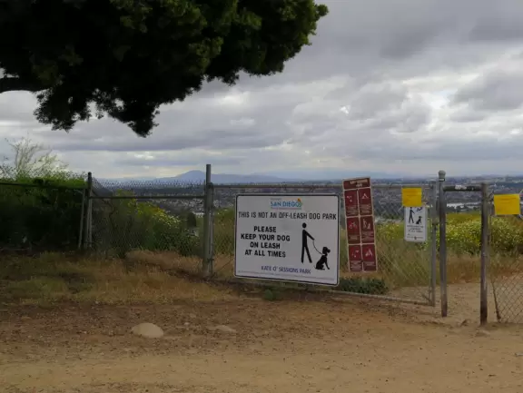 1.5 km loop hike down into a canyon and back up again. Abundant flowers in spring!