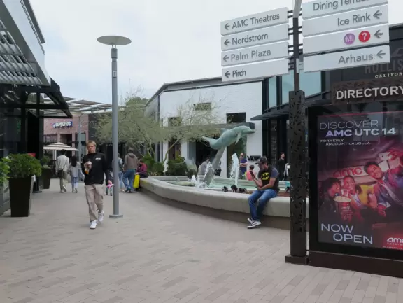 Gorgeous outdoor mall near UC San Diego, with lots of public spaces, cafes, and even a huge outdoor climby for kids.