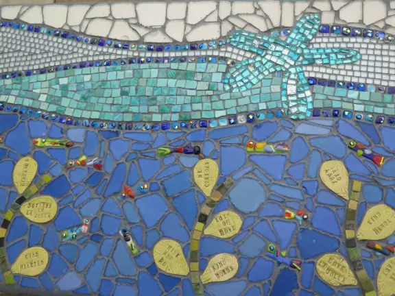 Cute main strip with cafes, a few block from a beautiful coastline of rocky coves.