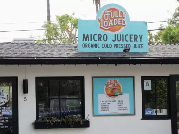 Cute town along Coast Highway, with bright cafes, and beaches just a short walk away.