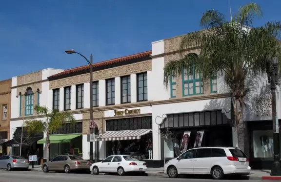 Pristine Beaux Arts storefronts, sidewalk cafes, Europane bakery, and every shop you could want including H &amp; M.