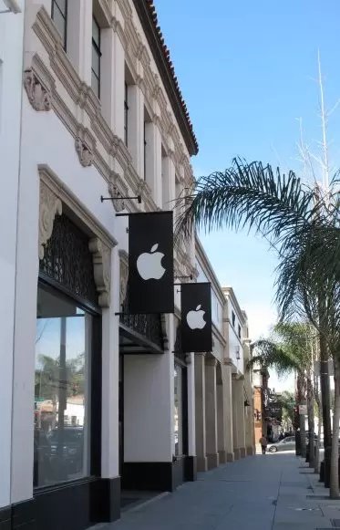 Pristine Beaux Arts storefronts, sidewalk cafes, Europane bakery, and every shop you could want including H &amp; M.
