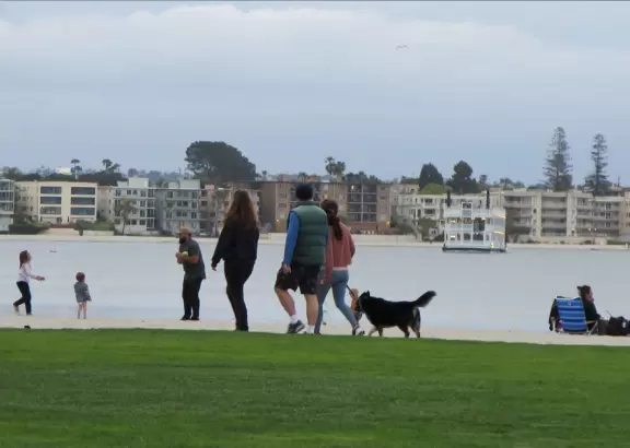 Beach area where partying college students live and SeaWorld visitors stay, with bland 1950s architecture, bad traffic, and dirty beach, but some wonderful finds such as Moray's at Sail Bay.