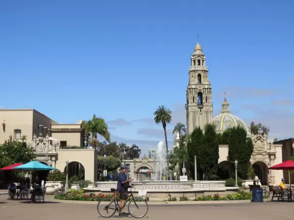 A popular walk past beautiful architecture. 1.2 km each way.