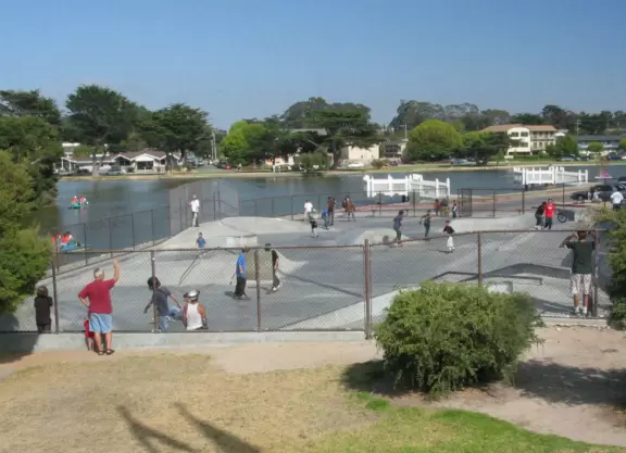 Small, nice skate park in a serene setting next to Lake El Estero.