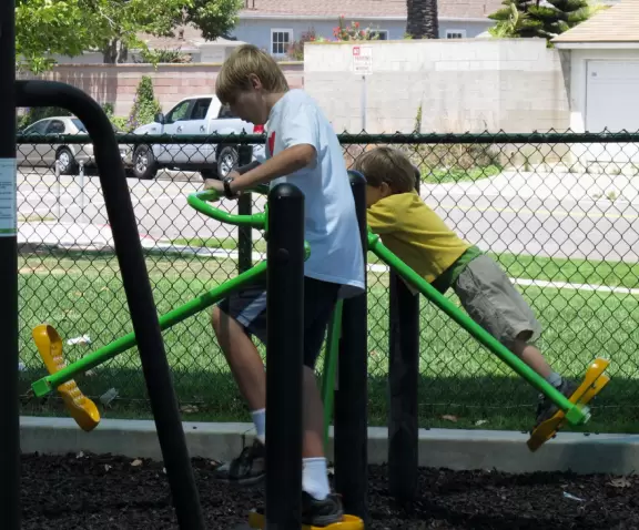 A huge beautiful park with lake, turtle and frog sculptures, lighthouse, boat to climb in, splash pad, workout equipment- you name it they have it! Four play areas!