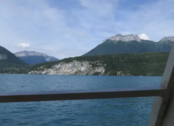 You will never forget a one-hour boat trip around Lake Annecy!