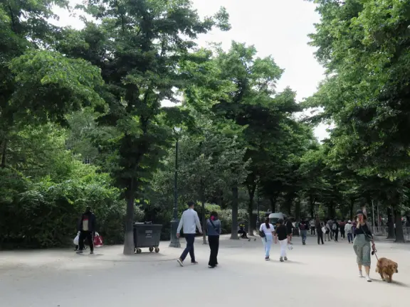 Fantastic views of the Eiffel Tower, plus a playground and carousel!