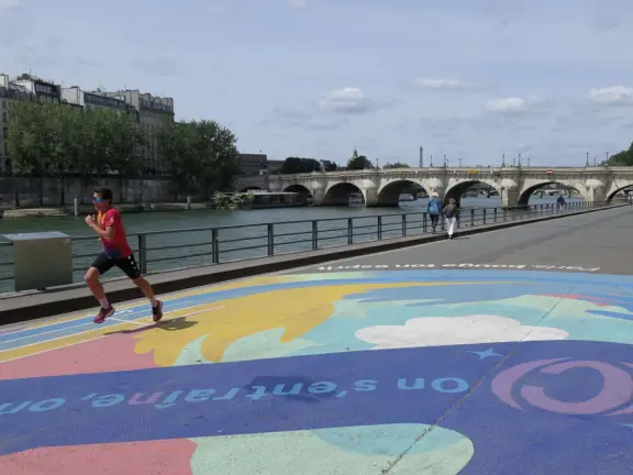 One of the best spots in Paris! Stroll along the pedestrian promenade at river level in bliss!