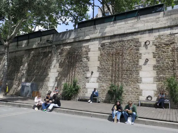 One of the best spots in Paris! Stroll along the pedestrian promenade at river level in bliss!