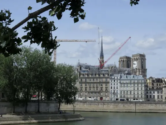 One of the best spots in Paris! Stroll along the pedestrian promenade at river level in bliss!