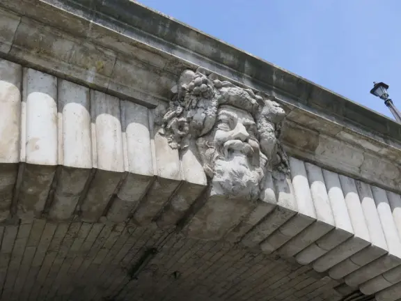 One of the best spots in Paris! Stroll along the pedestrian promenade at river level in bliss!