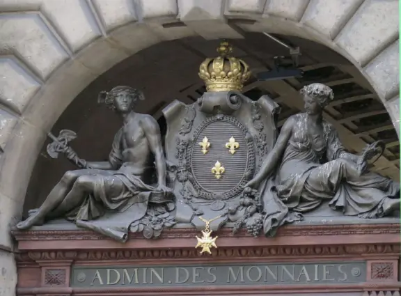 It's wonderful to stroll along in the shade, past the adorable bookseller stands on the Left Bank of the Seine River!