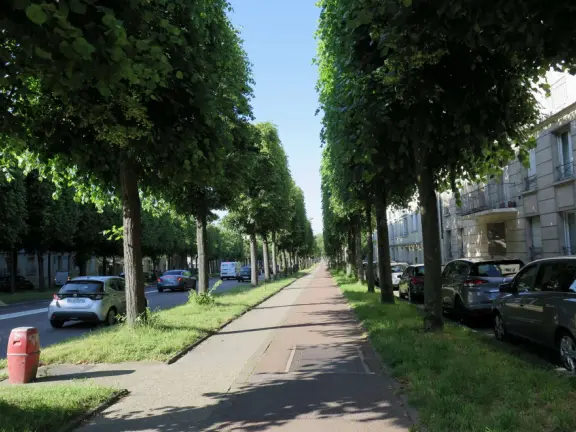 Charming streets around Saint Anthony of Padua Church, and a relaxing place to stay if you want to see Versailles Palace and Gardens.