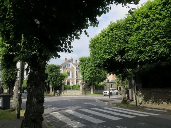 Charming streets around Saint Anthony of Padua Church, and a relaxing place to stay if you want to see Versailles Palace and Gardens.