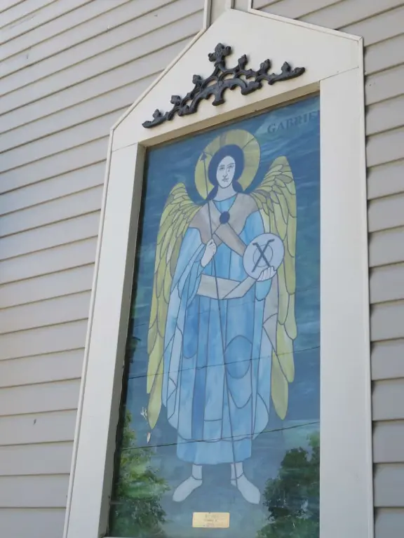 Small town with a few cafes on El Camino Real, some wineries, a sweet chapel, a playground, and pretty trees around houses along I Street.