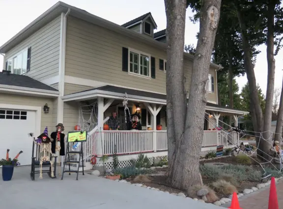 Small town with a few cafes on El Camino Real, some wineries, a sweet chapel, a playground, and pretty trees around houses along I Street.