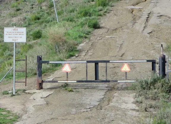 Stunning 0.4 mile paved path on cliffs above the sea, across from mansions.