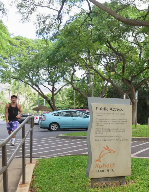 It's wonderful to walk 1.5 miles on the boardwalk past the four lagoons at Ko Olina (KoOlina) Resort.