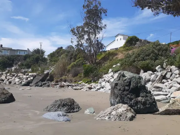 Short walk along Lucerne Street, past two gorgeous views: of Half Seal Cove, and Cayucos Beach.