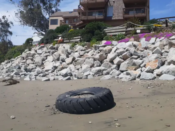 Short walk along Lucerne Street, past two gorgeous views: of Half Seal Cove, and Cayucos Beach.