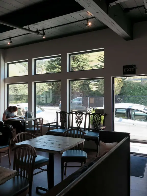 Coffee shop and cafes, plus a dedicated bike path that runs for 1.1 km from Dinosaur Caves Park to the elementary school.