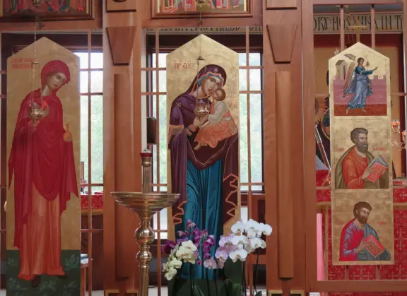 Two mile walk in neighborhood with few streets crossings, and wonderful mountain views!