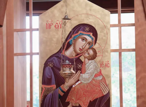 Two mile walk in neighborhood with few streets crossings, and wonderful mountain views!