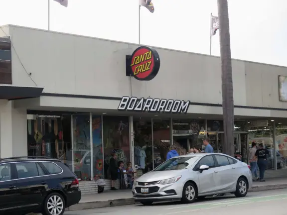 Unattractive town, with some cute cafes, bakeries, coffee shops, and breweries on the formerly-industrial Westside. The redwood forest areas are where this town shines.