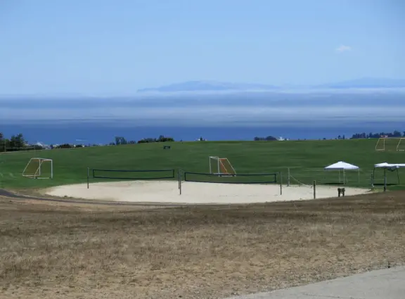 <a href="/Santa_Cruz/San_Jose/Natural_Bridges_State_Beach_Santa_Cruz.html" target="_blank" rel="noopener"></a>UCSC has a pleasant campus set in a redwood forest, with sunny clearings with picnic tables, a quarry amphitheater, a field with views of the oce