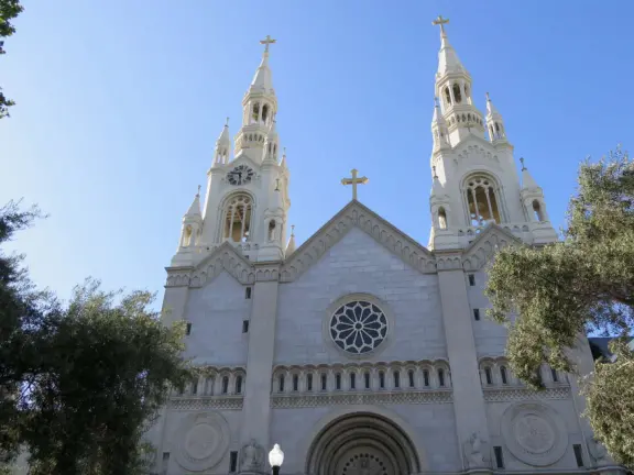 Also known as Little Italy, North Beach is a famous neighborhood of the beat poets, with great Italian sidewalk cafes and jazz bars.