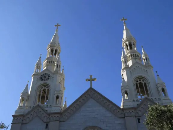 Also known as Little Italy, North Beach is a famous neighborhood of the beat poets, with great Italian sidewalk cafes and jazz bars.