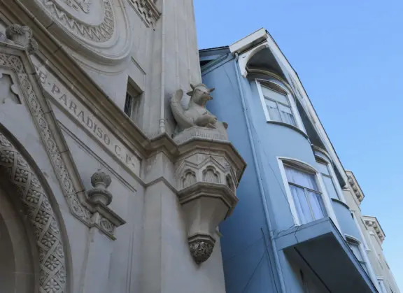 Also known as Little Italy, North Beach is a famous neighborhood of the beat poets, with great Italian sidewalk cafes and jazz bars.