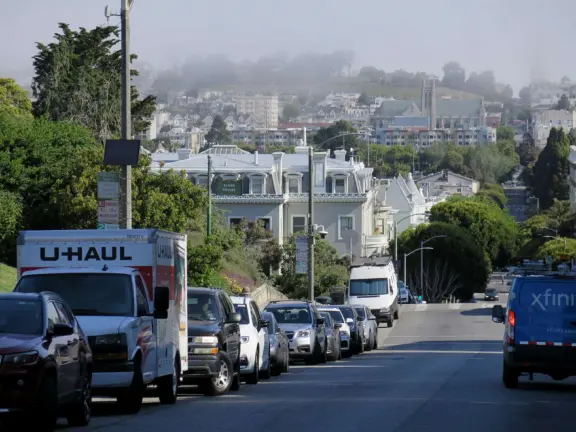 Pretty hilltop park with views of San Francisco's skyline, and the famous Painted Ladies.