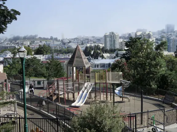 Pretty hilltop park with views of San Francisco's skyline, and the famous Painted Ladies.