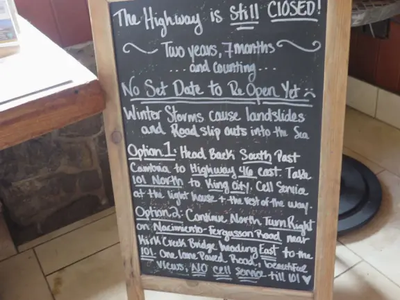 Gorgeous lookout over sheer cliffs. Absolutely stunning! Restaurant, inn, gift shop, coffee shop, and grounds with sculpture, walkway through cypress trees, and flowers.