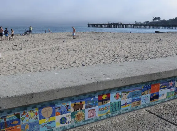 Cheerful, pretty town by the ocean!